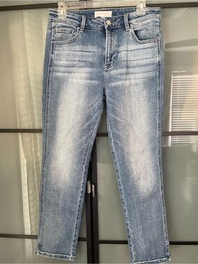 Light Blue Ankle Jeans - Women